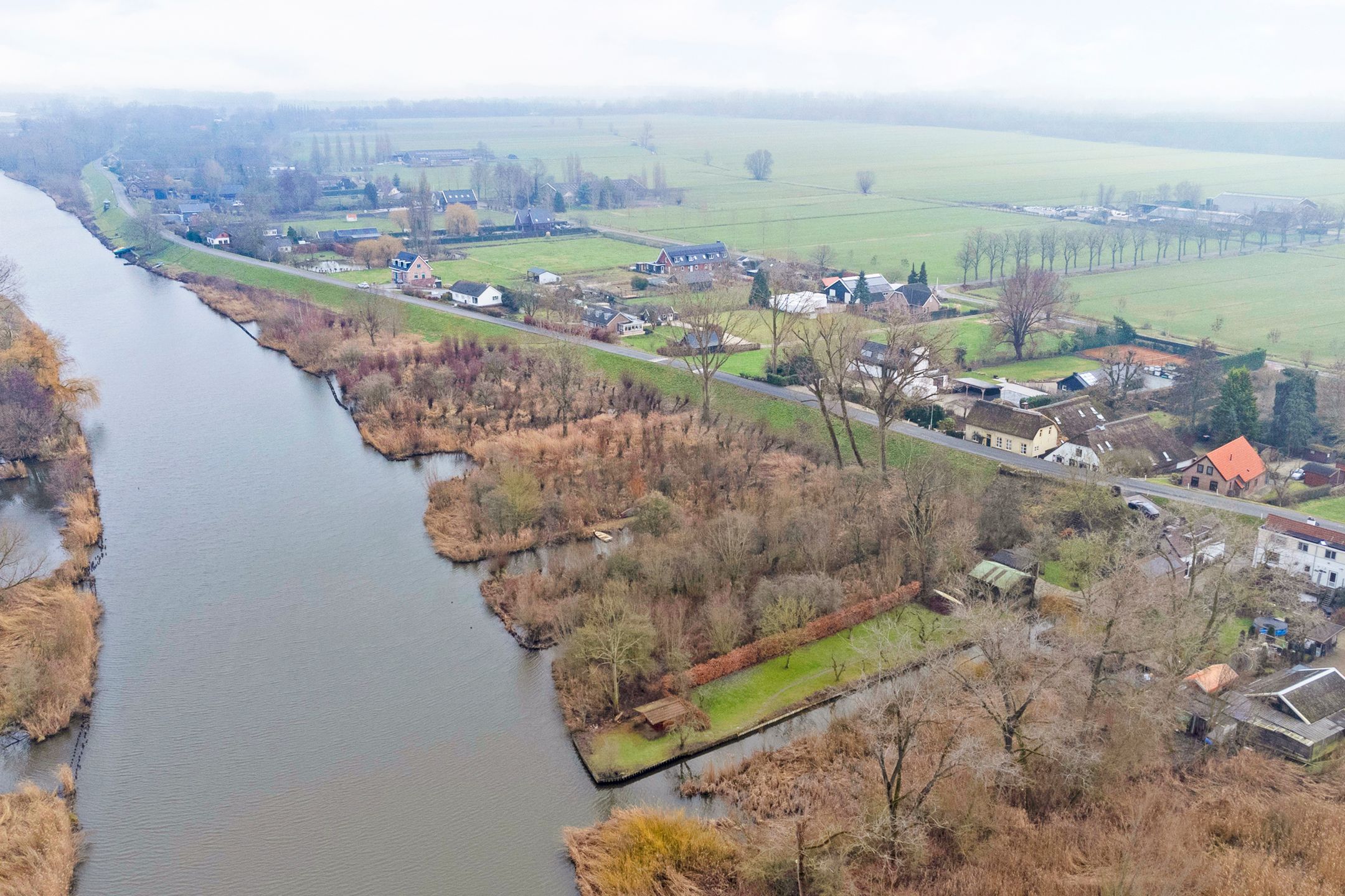 Foto 33 van Zuiderlingedijk 135