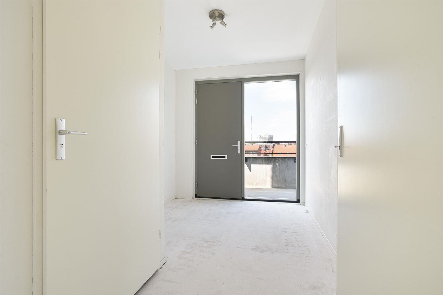 Photo 4 of Stephensonstraat 8-M