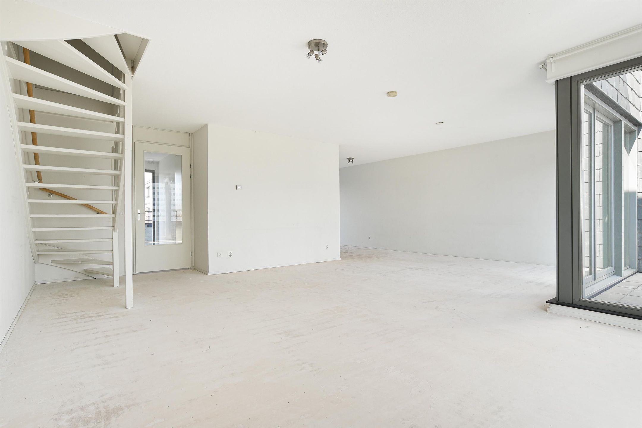 Photo 6 of Stephensonstraat 8-M