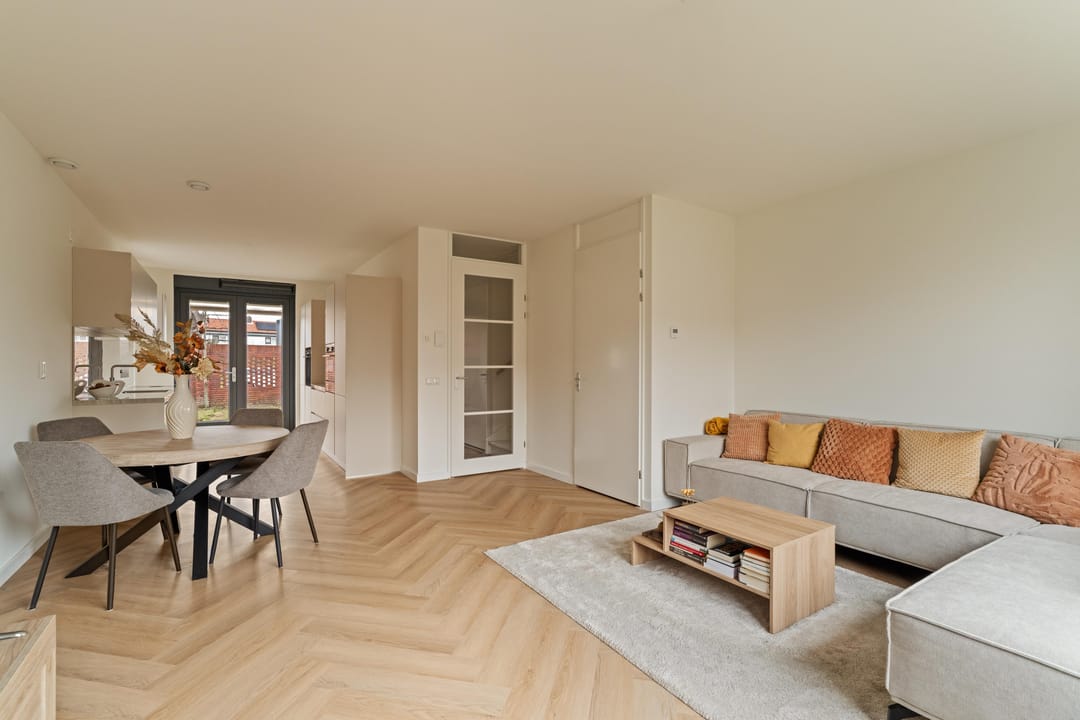 Photo 7 of Floreslaan 53