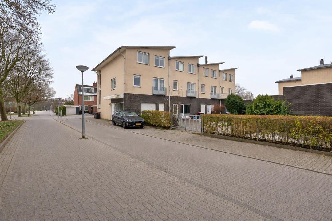 Photo 31 of Poolzeestraat 15