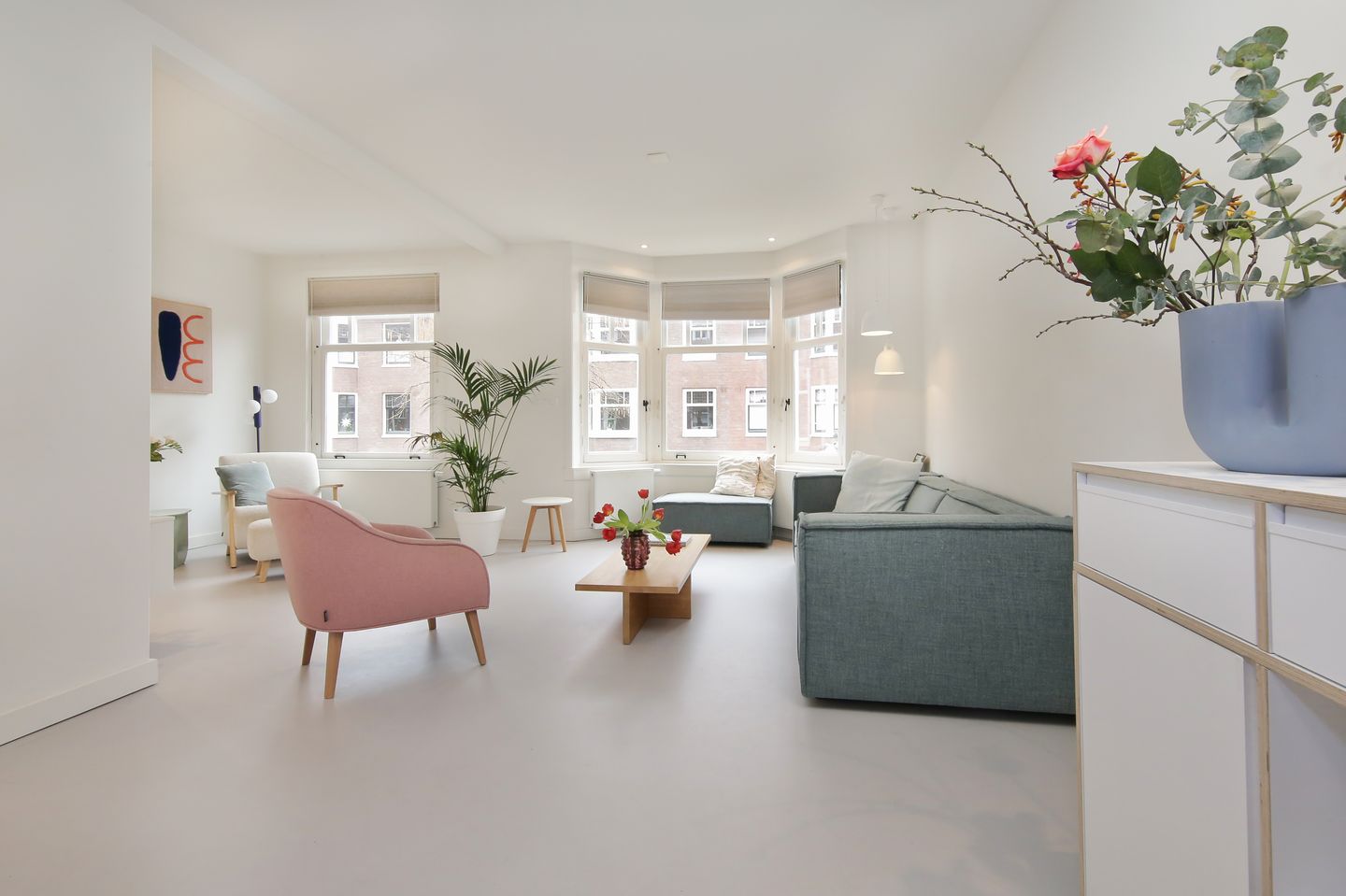 View photo 2 of Woestduinstraat 31-H