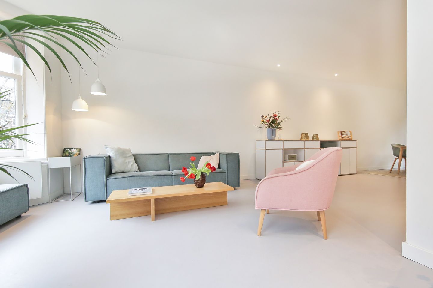 View photo 3 of Woestduinstraat 31-H