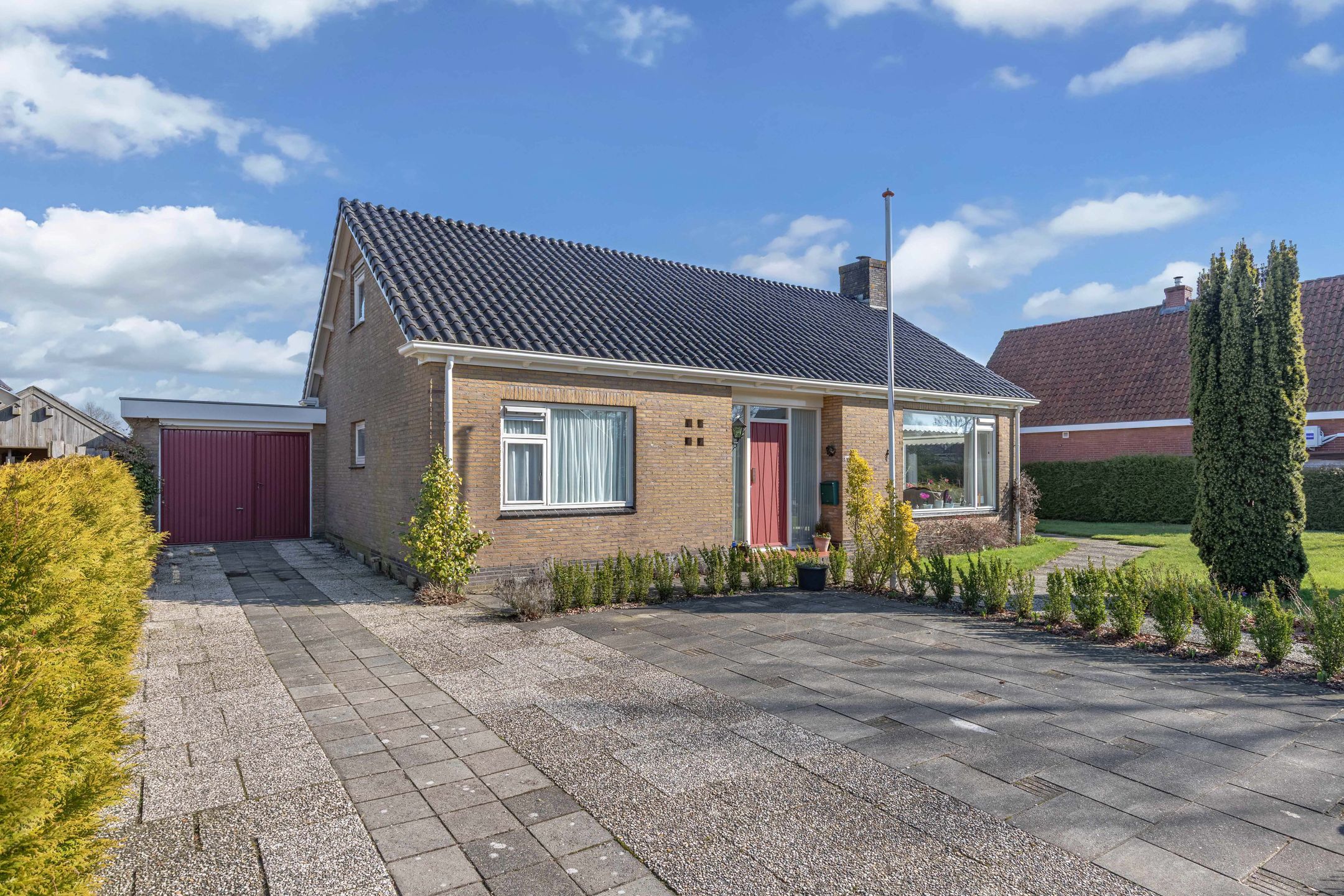 Buying a house in The Netherlands., Folgeren 24