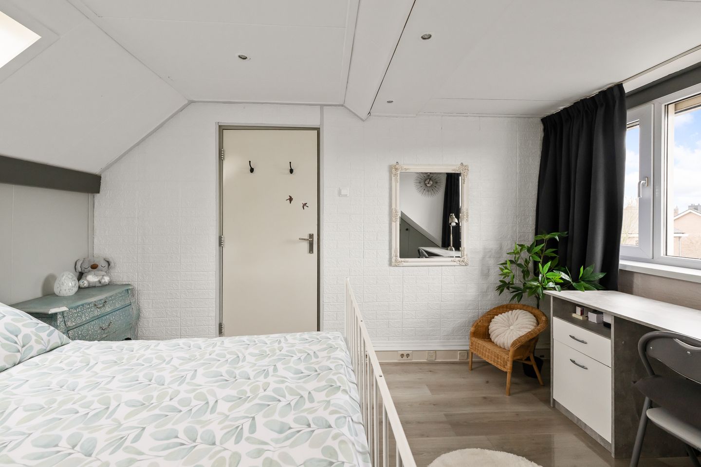 Move-in ready terraced house with modern finish and sunny garden in Heemskerk — 25