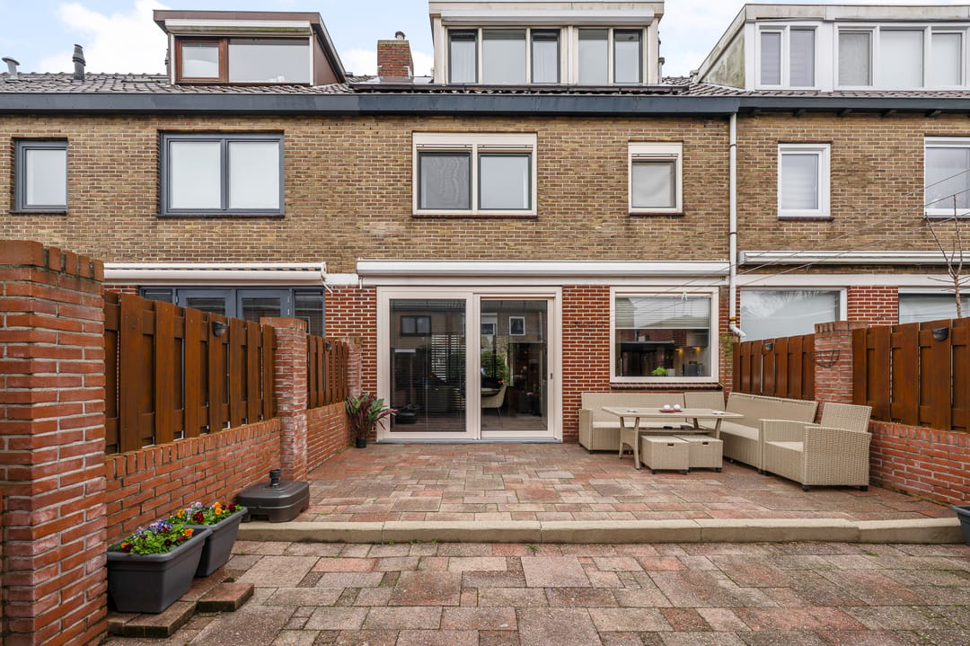 Move-in ready terraced house with modern finish and sunny garden in Heemskerk — 32