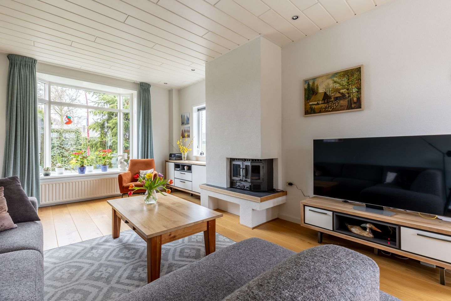 Charming well-maintained detached house with garden and garage — 12