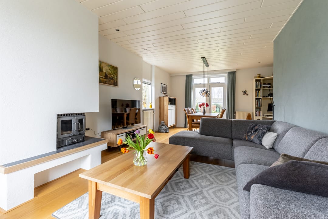 Charming well-maintained detached house with garden and garage — 14