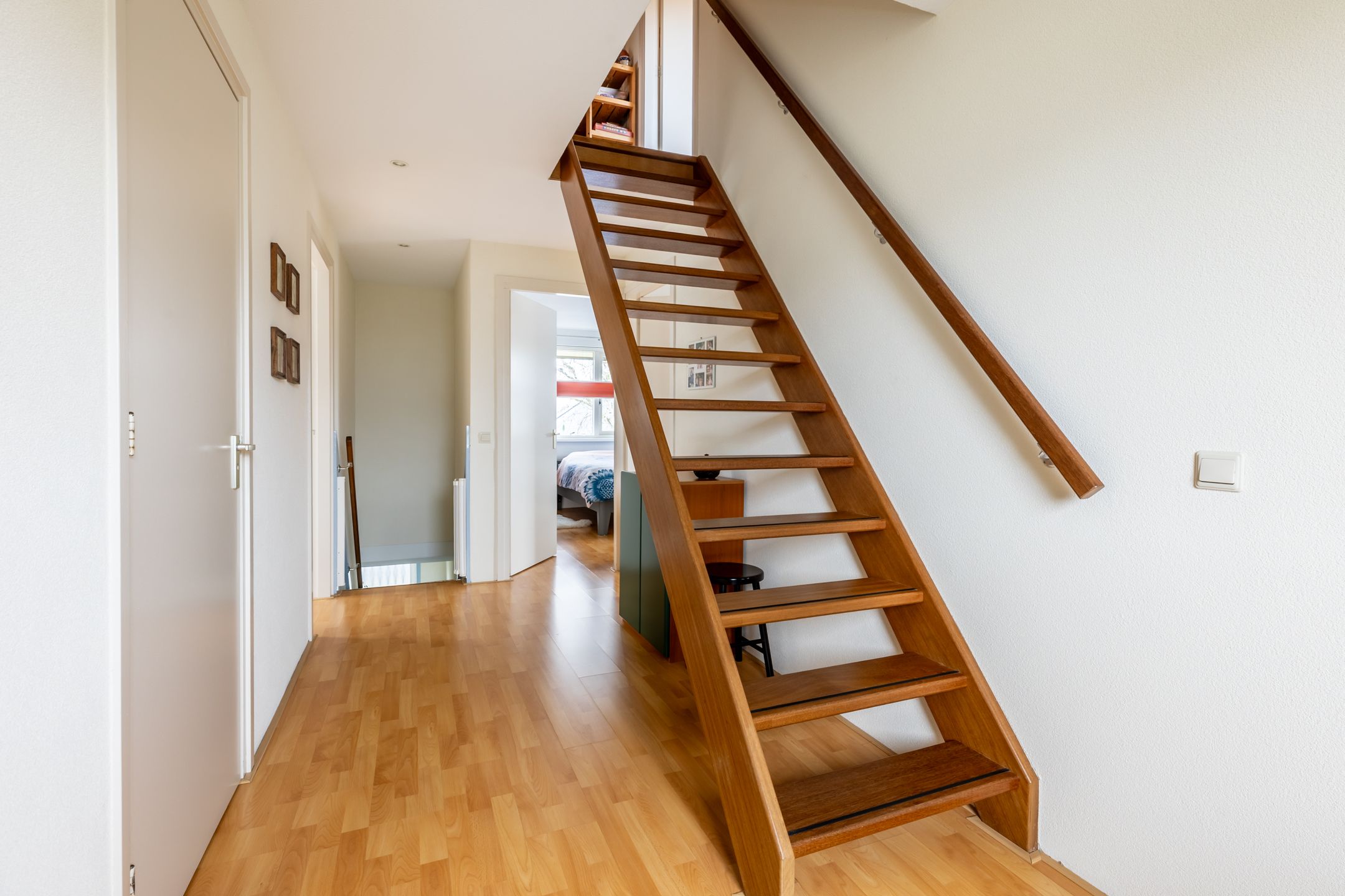 Charming well-maintained detached house with garden and garage — 37