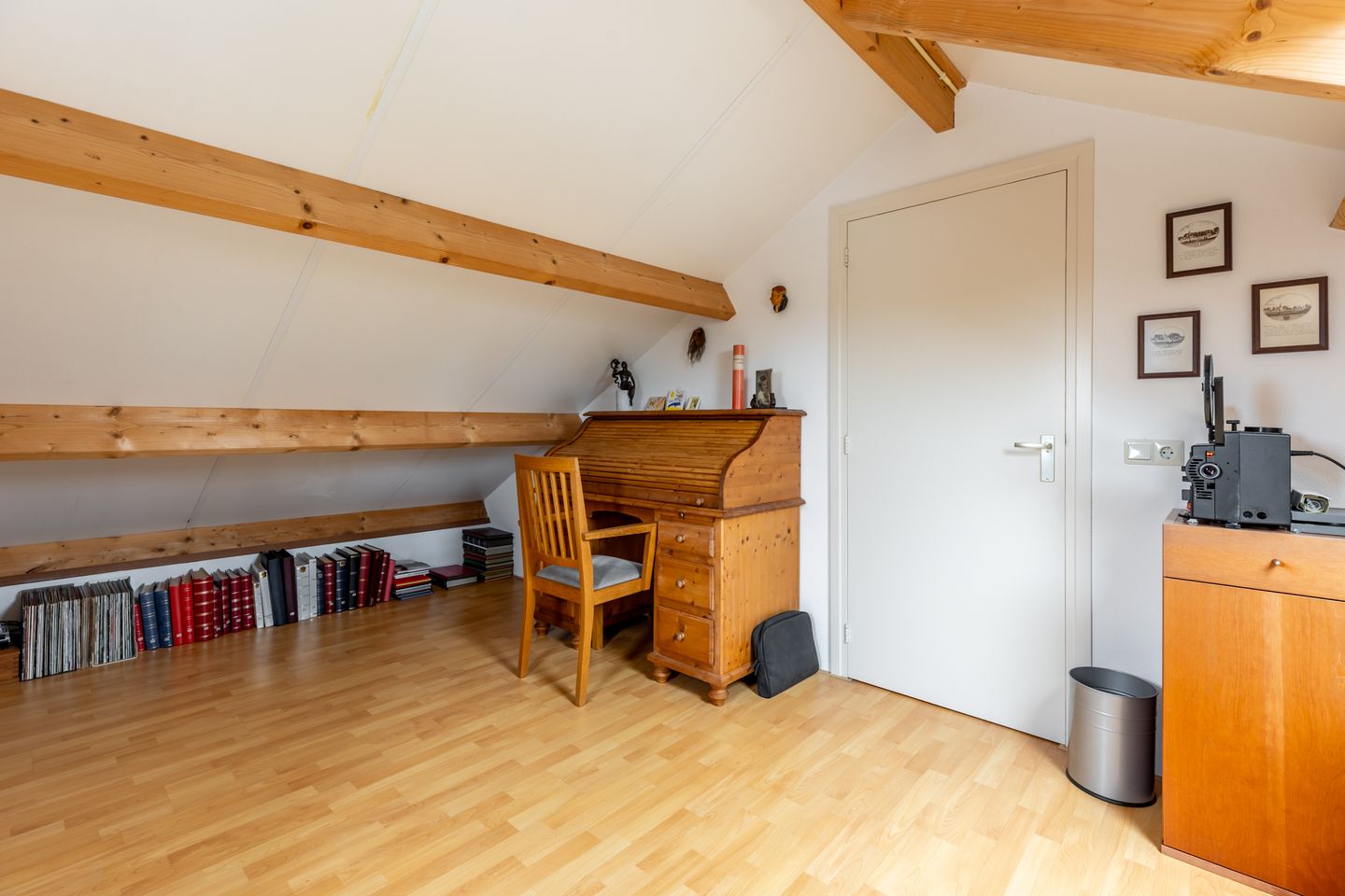 Charming well-maintained detached house with garden and garage — 42
