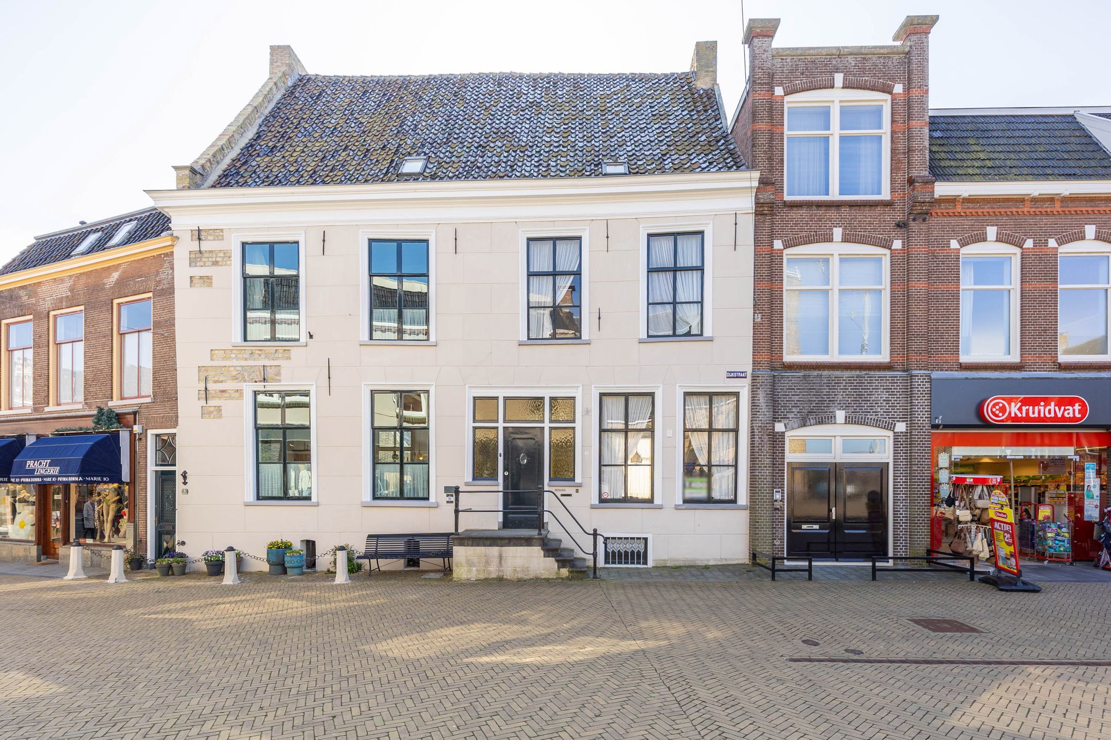 Buying a house in The Netherlands., Dijkstraat 1