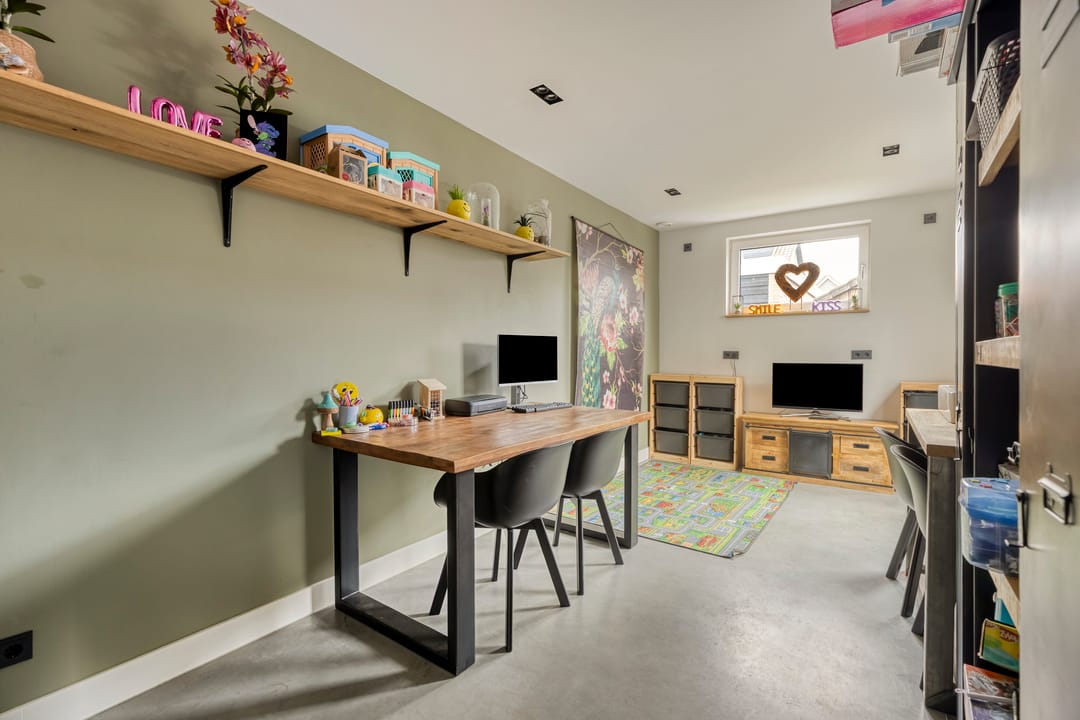 Photo 11 of Meidoornlaan 8