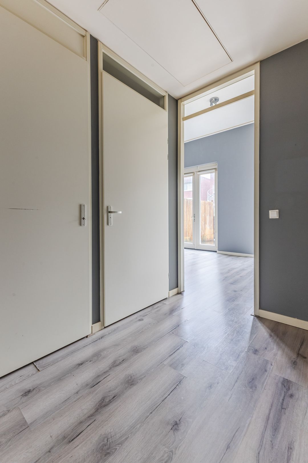 Modern Ground Floor Apartment with Private Parking and Garden near Alkmaar Center — 16