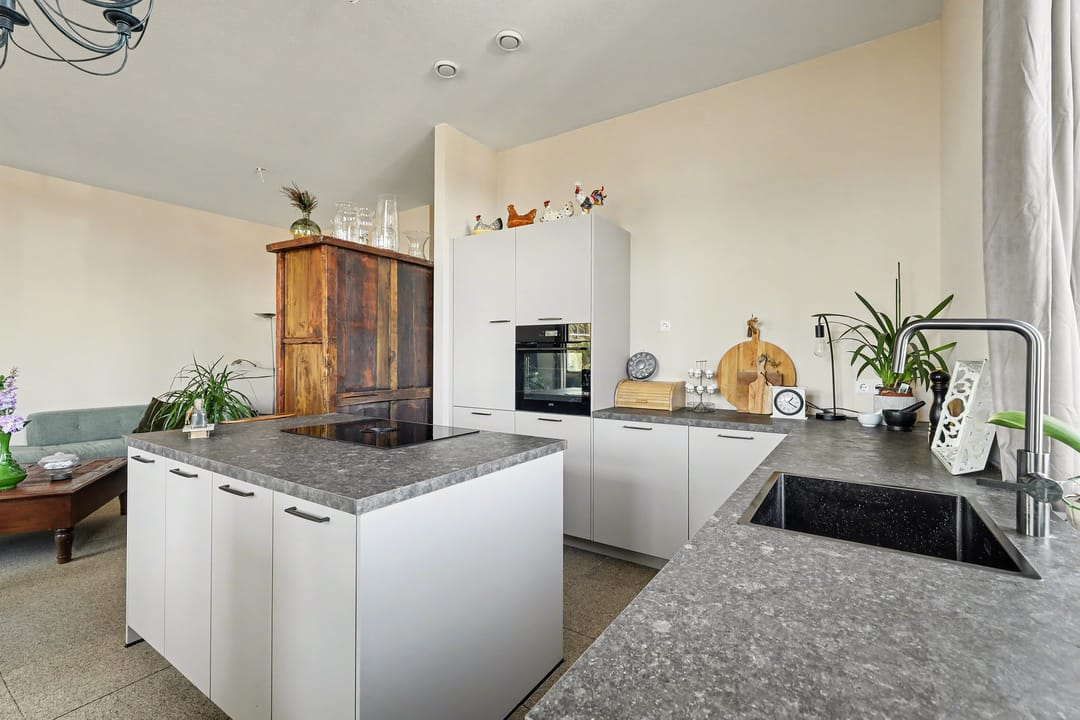 Foto 11 van Nazareth 4-03