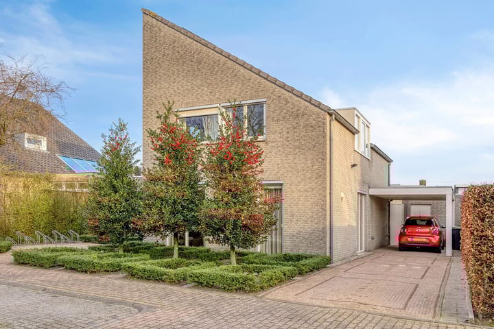 Photo 5 of Middendorpstraat 32