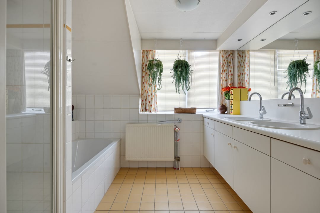 Foto 46 van Middendorpstraat 32