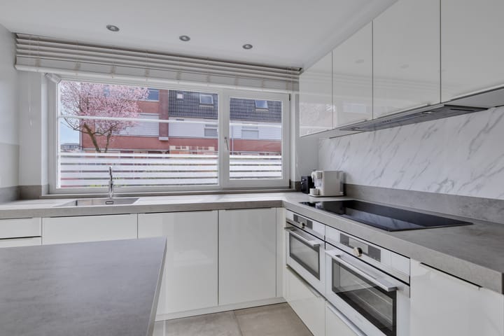 Photo 4 of Essehout 15