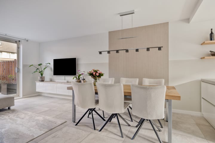 Photo 3 of Essehout 15