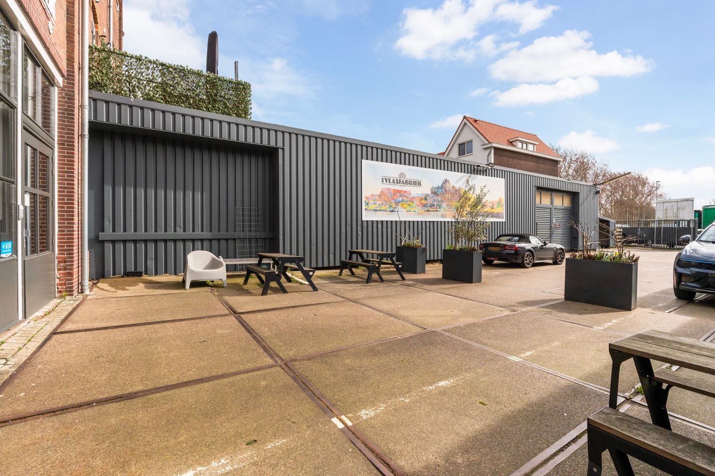 Bekijk foto 2 van Overschieseweg 10