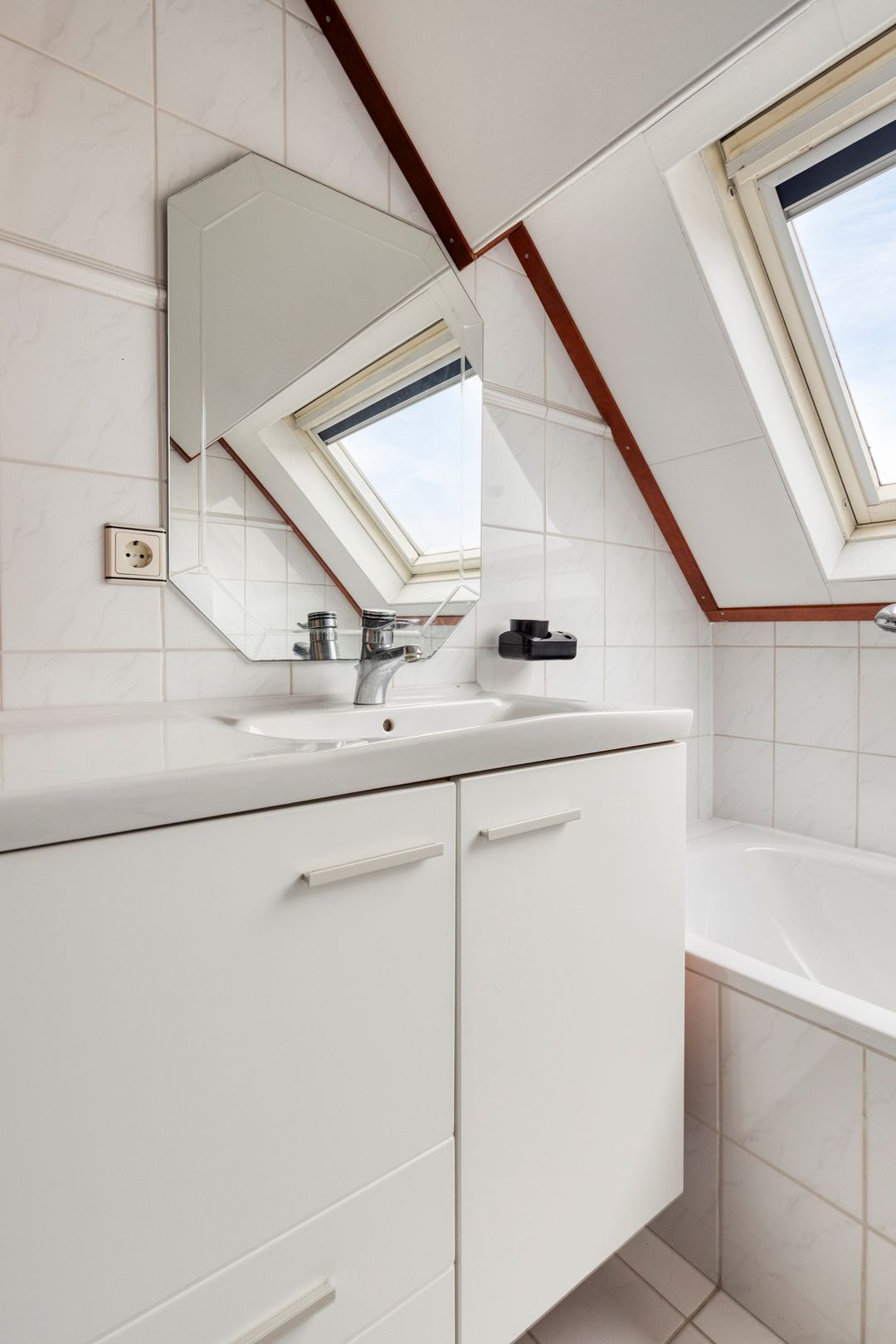 Characteristic Semi-Detached House with Garage near Belgian Border — 17