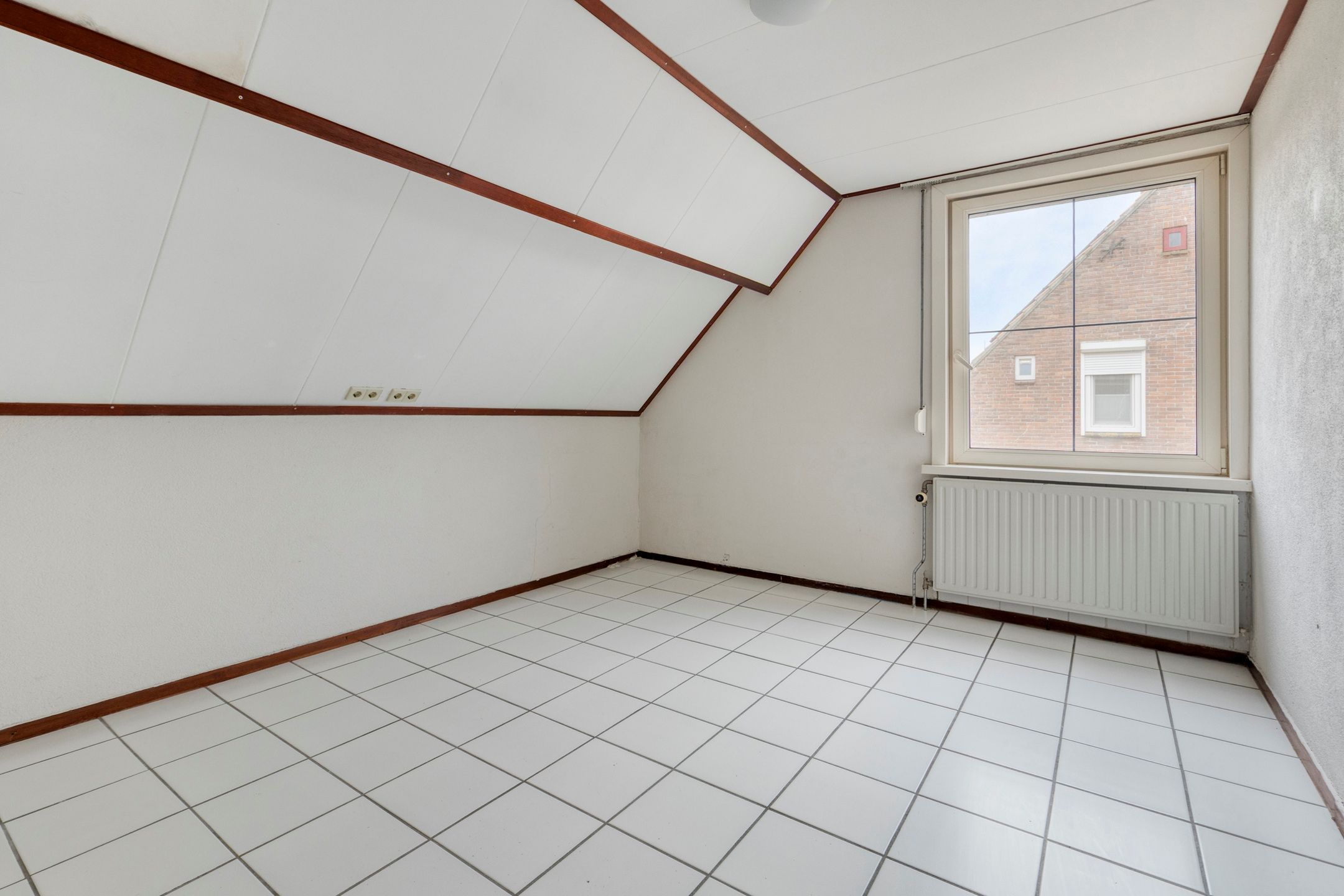 Characteristic Semi-Detached House with Garage near Belgian Border — 18