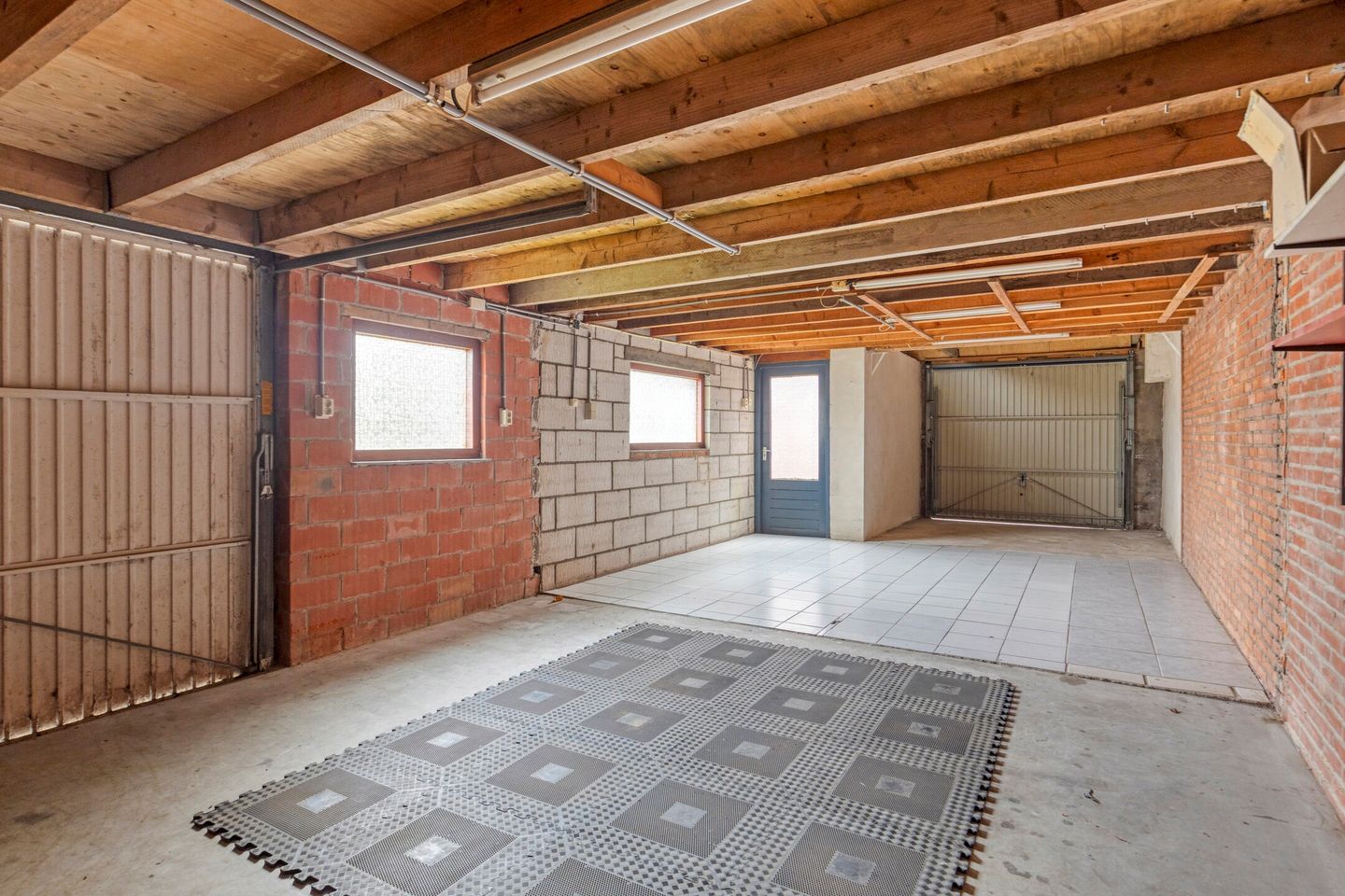 Characteristic Semi-Detached House with Garage near Belgian Border — 19