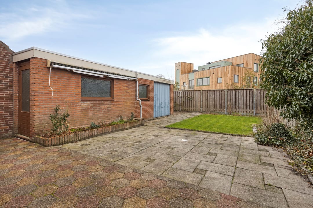 Characteristic Semi-Detached House with Garage near Belgian Border — 22