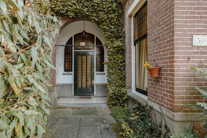 Vrijstaande woning te koop: Oosteinde 50, Voorburg