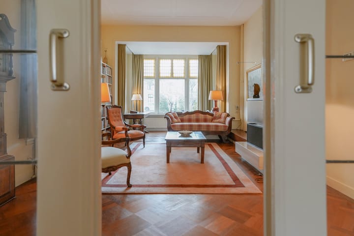 Vrijstaande woning te koop: Oosteinde 50, Voorburg