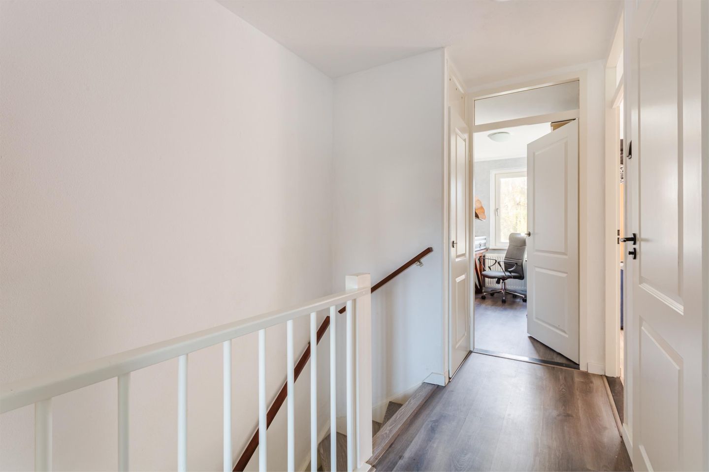 Terraced house with sunny south-facing garden in popular Lelystad neighborhood — 25
