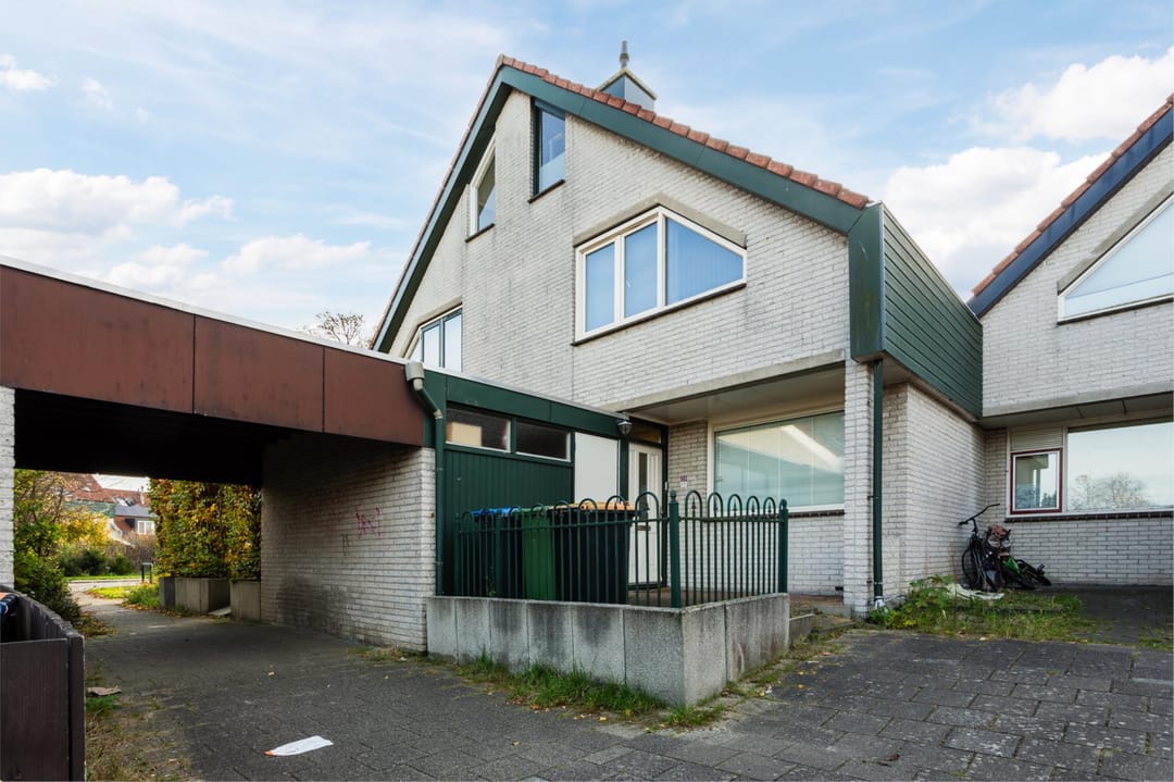 Terraced house with sunny south-facing garden in popular Lelystad neighborhood — 29