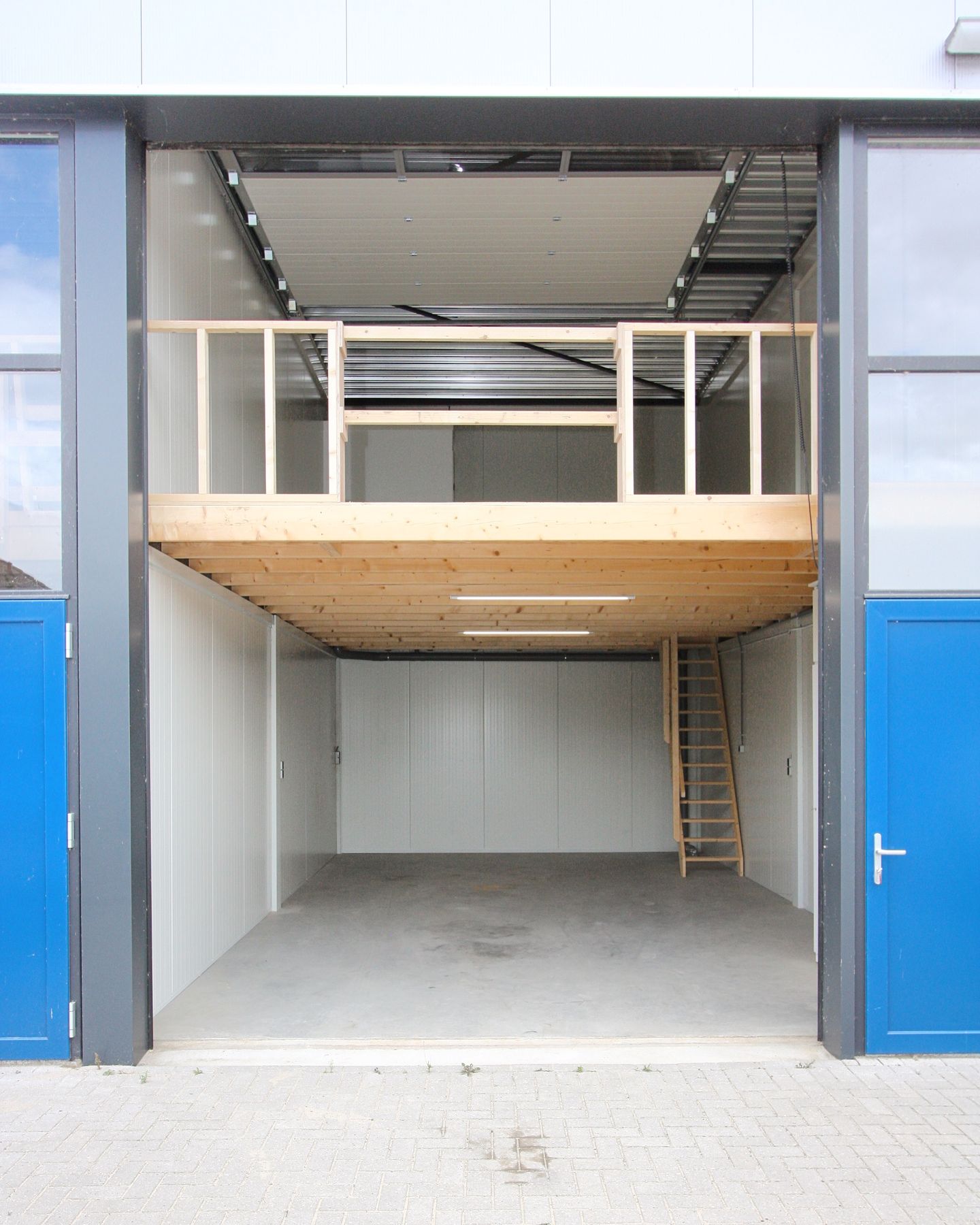 View photo 3 of Productieweg 18-c