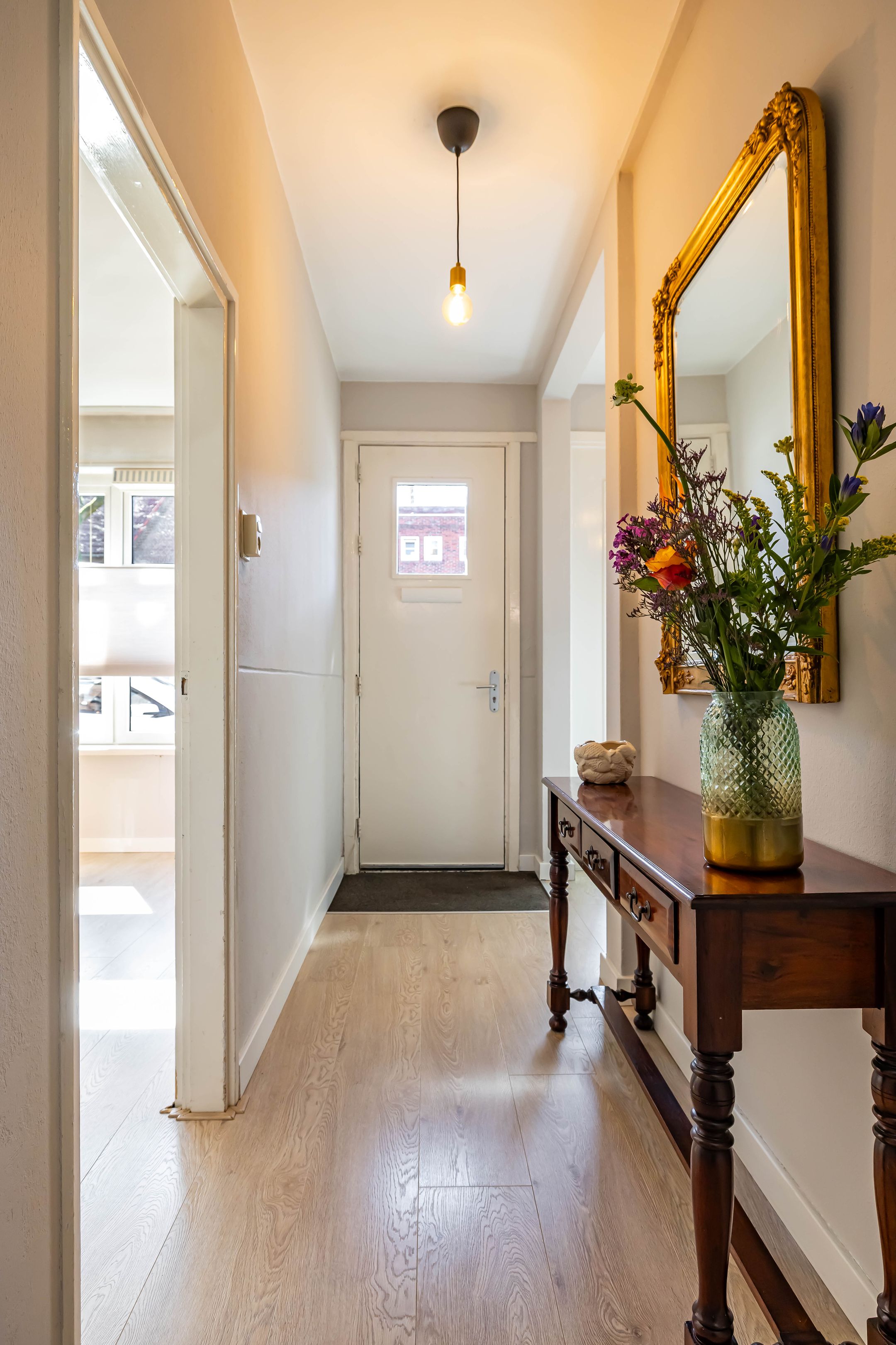 Spacious family home with luxury kitchen and 4 bedrooms — 12