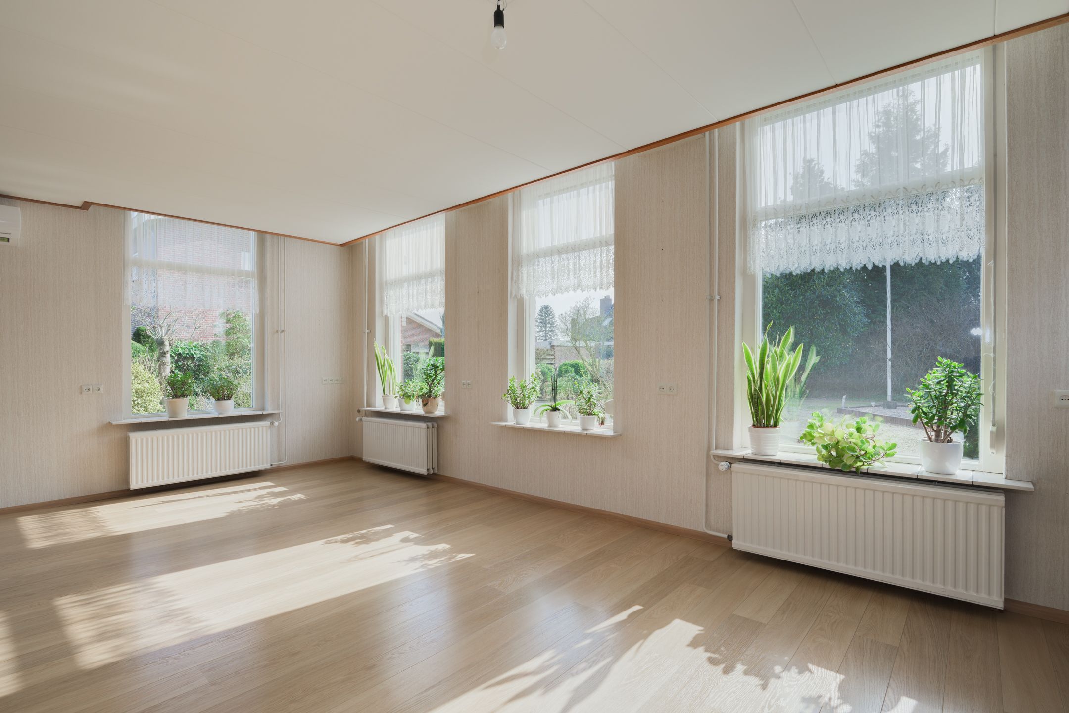 Foto 6 van Max van Damstraat 11