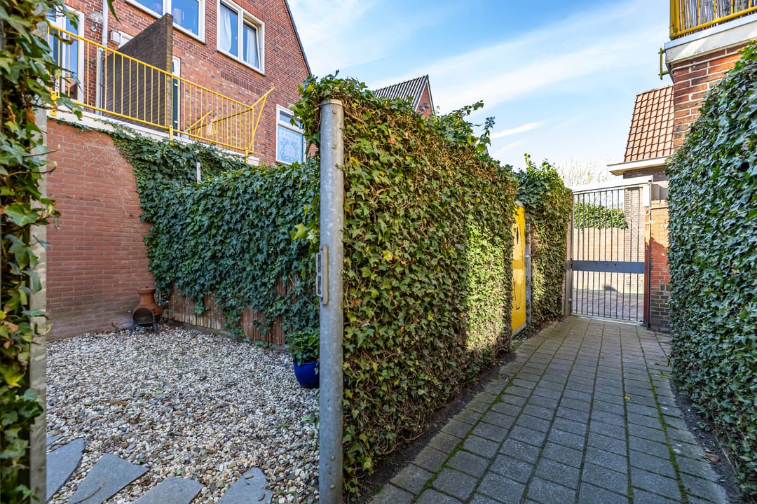 Spacious family home with luxury kitchen and 4 bedrooms — 27