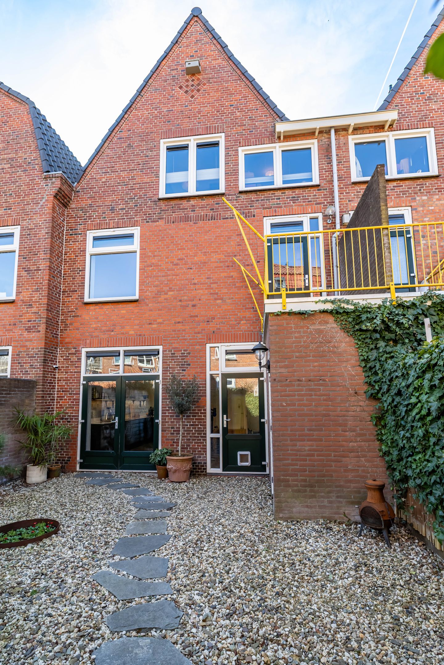 Spacious family home with luxury kitchen and 4 bedrooms — 28