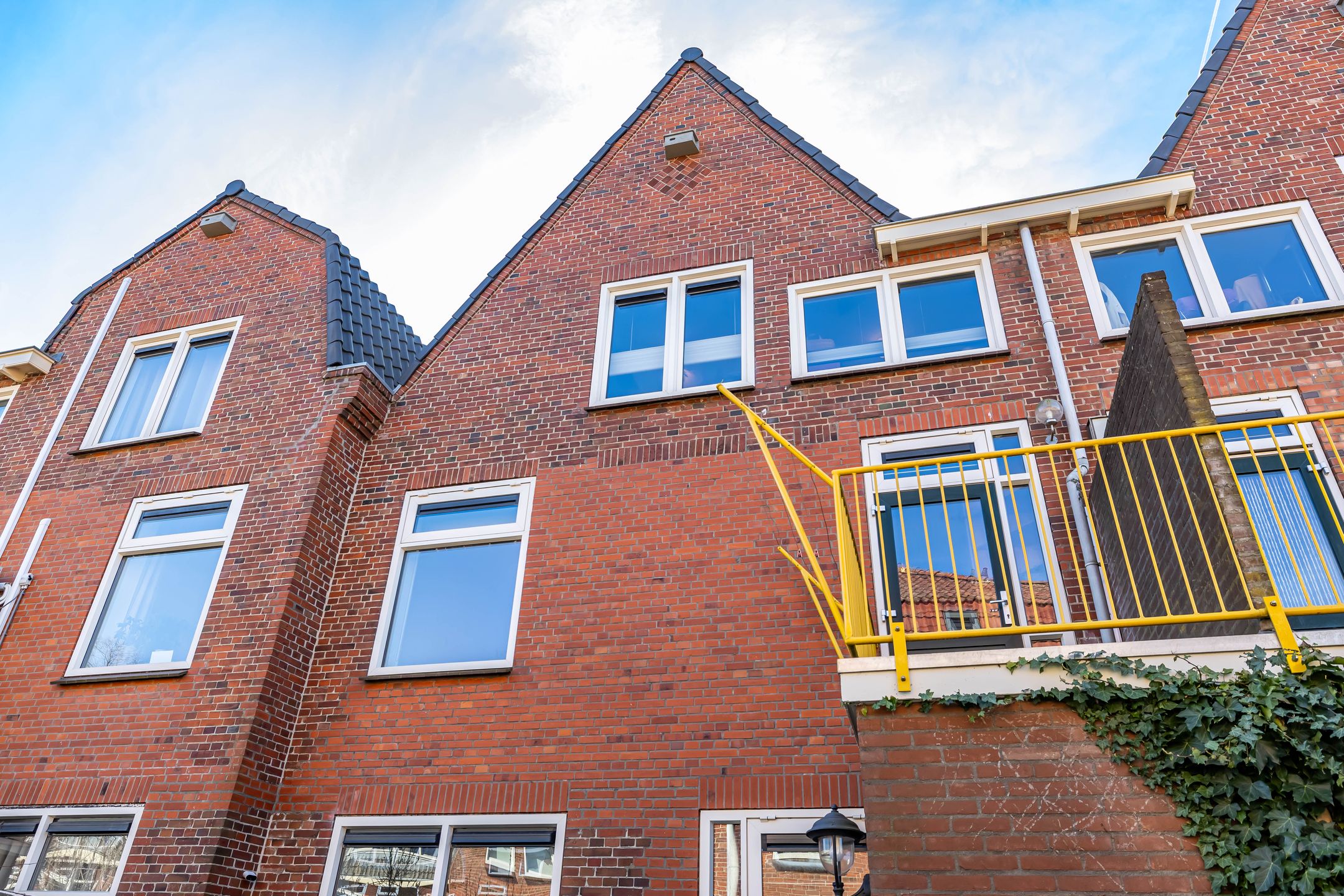 Spacious family home with luxury kitchen and 4 bedrooms — 29