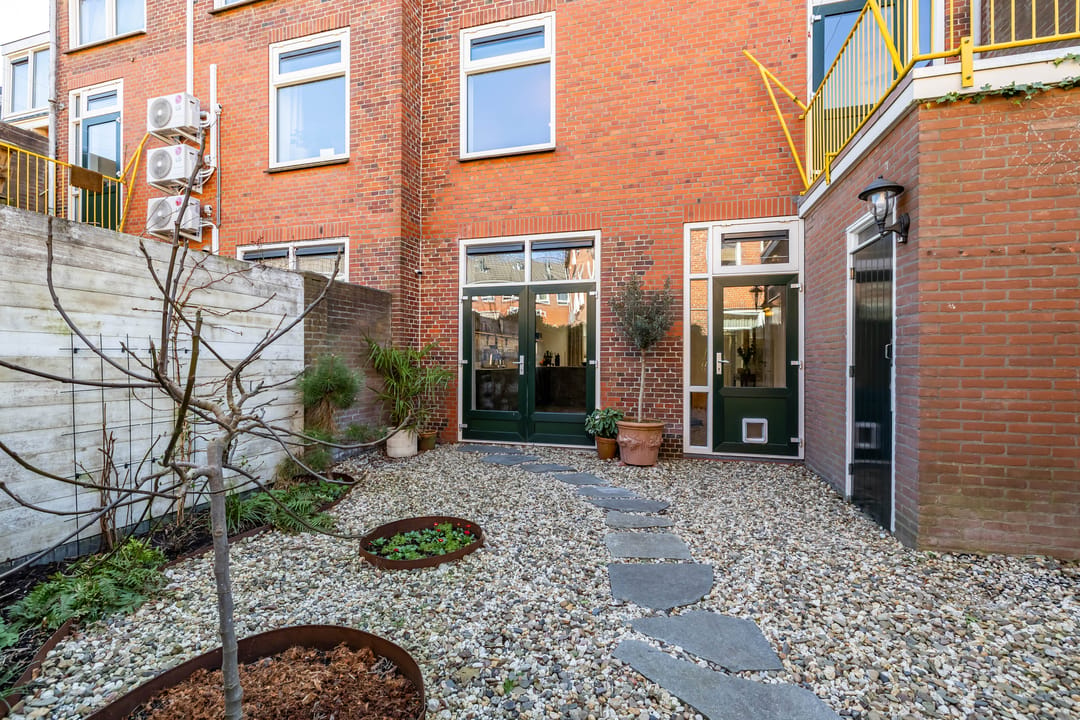 Spacious family home with luxury kitchen and 4 bedrooms — 30