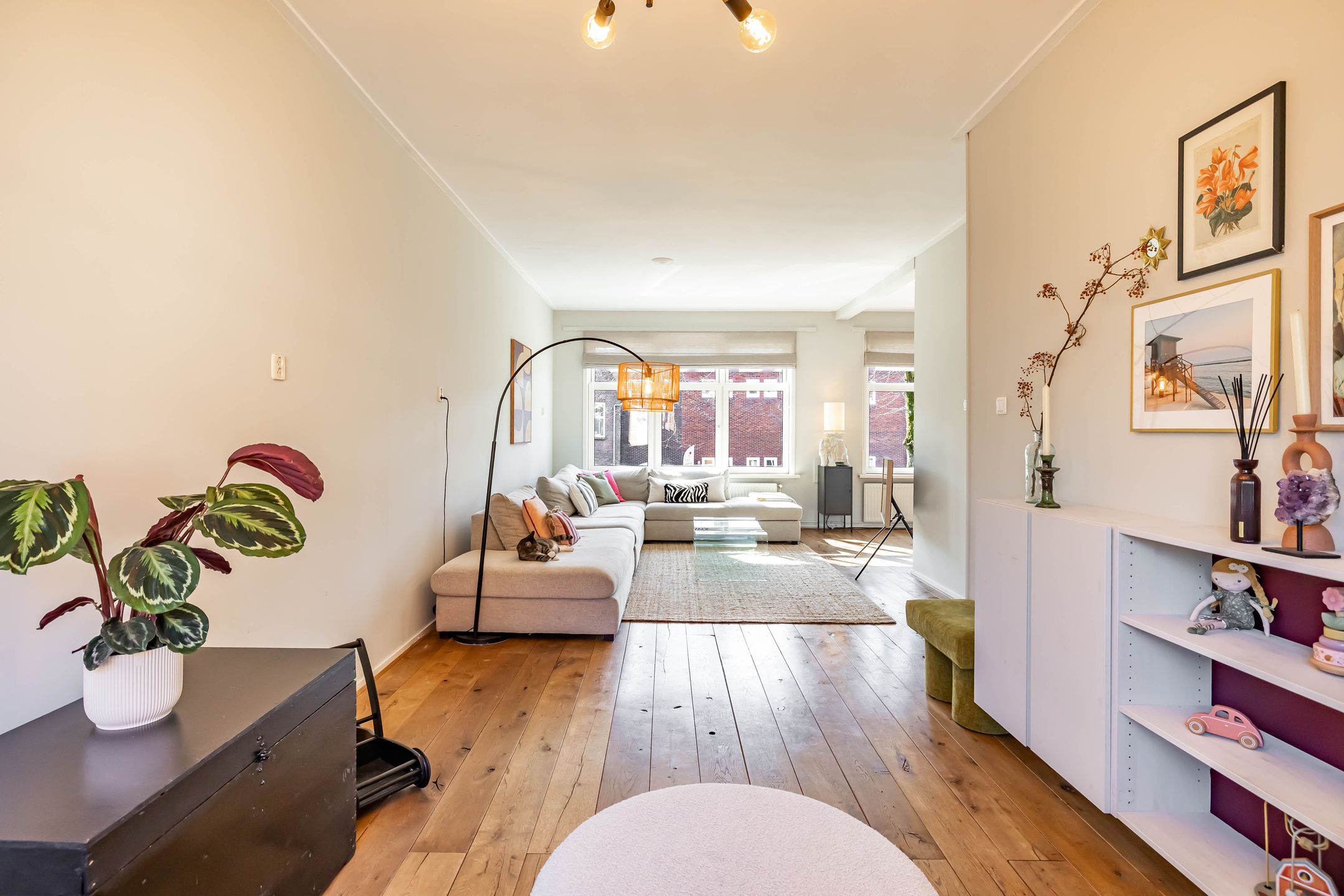 Spacious family home with luxury kitchen and 4 bedrooms — 37