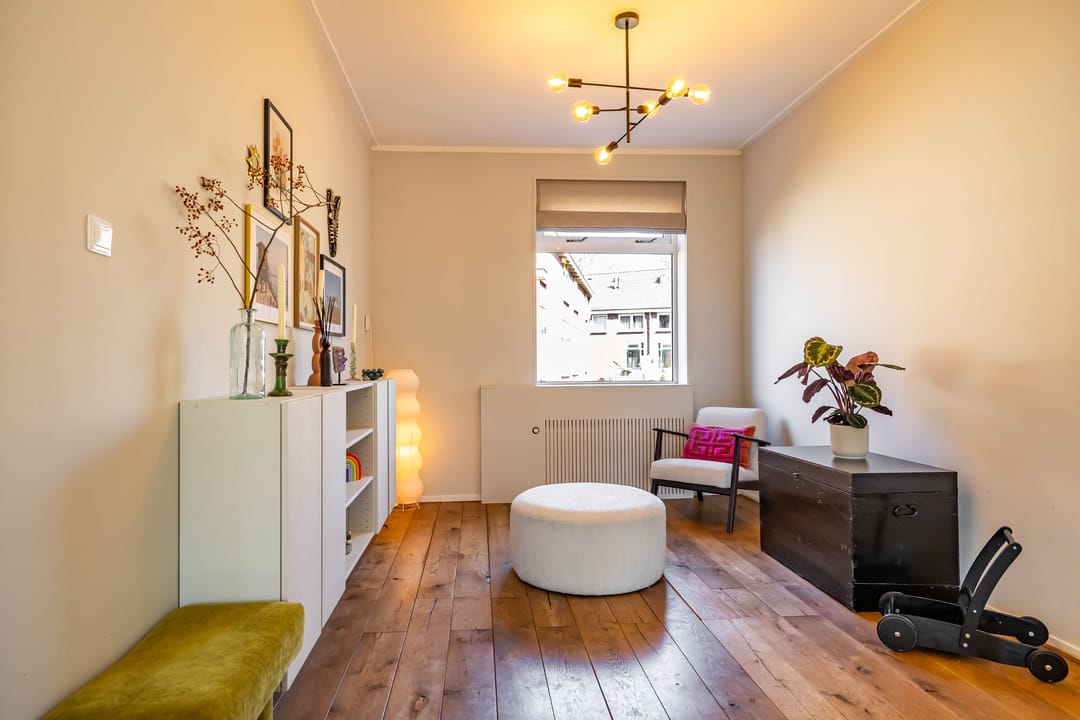 Spacious family home with luxury kitchen and 4 bedrooms — 44