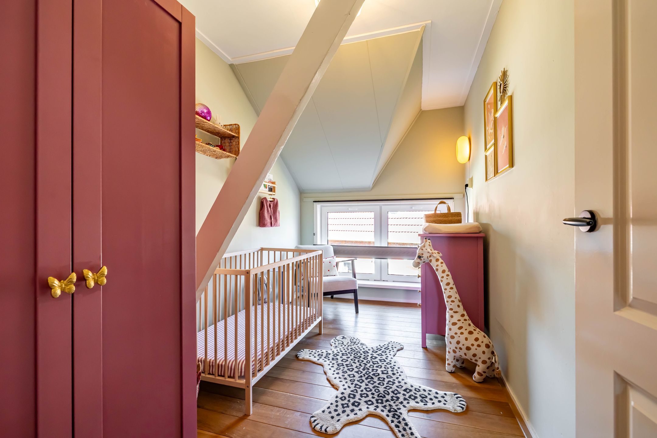 Spacious family home with luxury kitchen and 4 bedrooms — 55