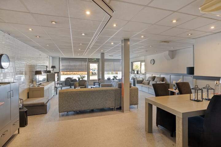 Photo 2 of Dorpstraat 105