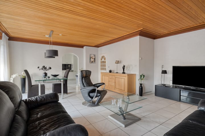 Photo 3 of Dorpstraat 105