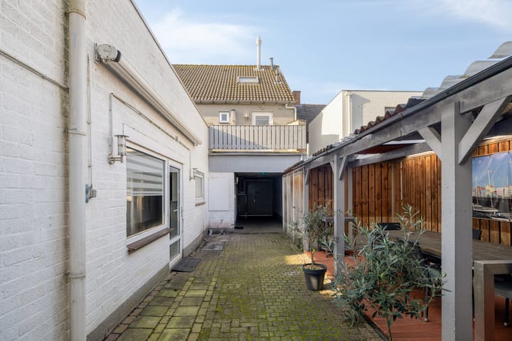 Photo 4 of Dorpstraat 105