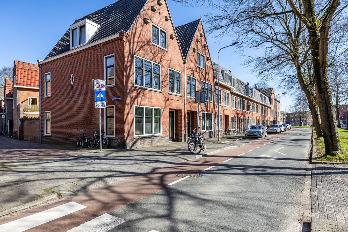 Spacious family home with luxury kitchen and 4 bedrooms — 63