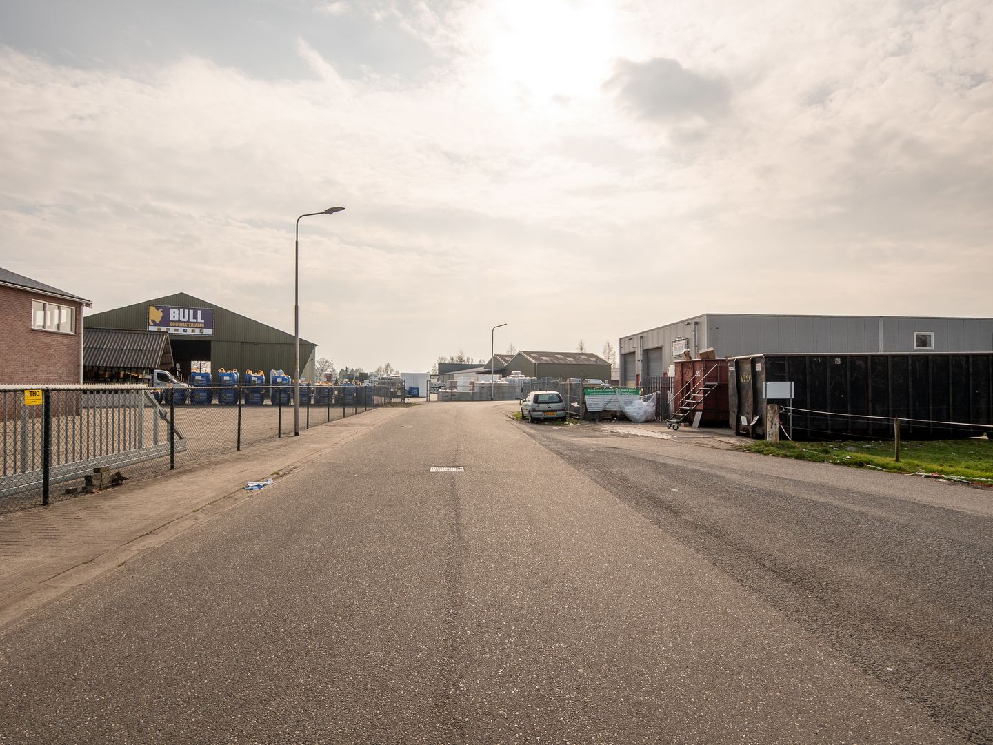 Bekijk foto 3 van Vriezendijk 37