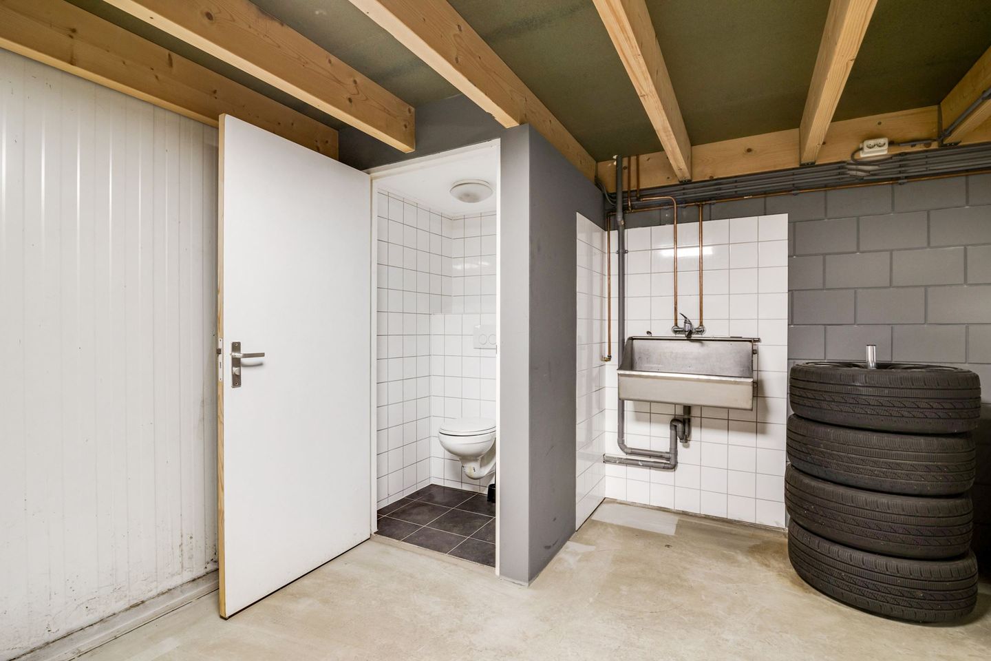 View photo 3 of Apolloweg 17-r