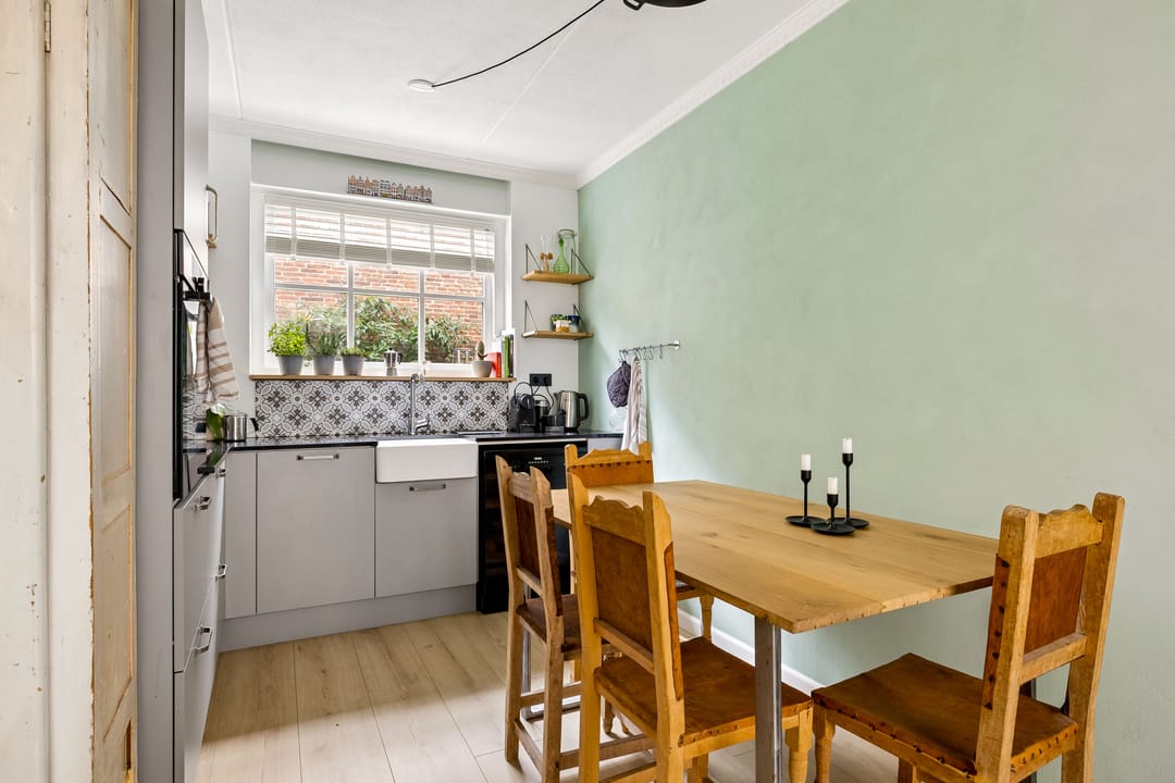 Photo 16 of Oosterwalstraat 4