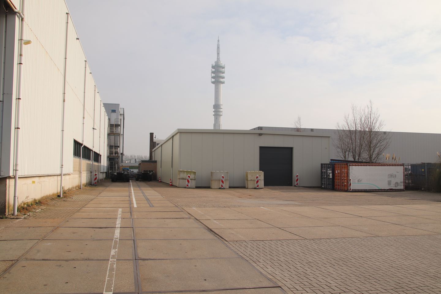 Bekijk foto 1 van Van Maasdijkweg 29