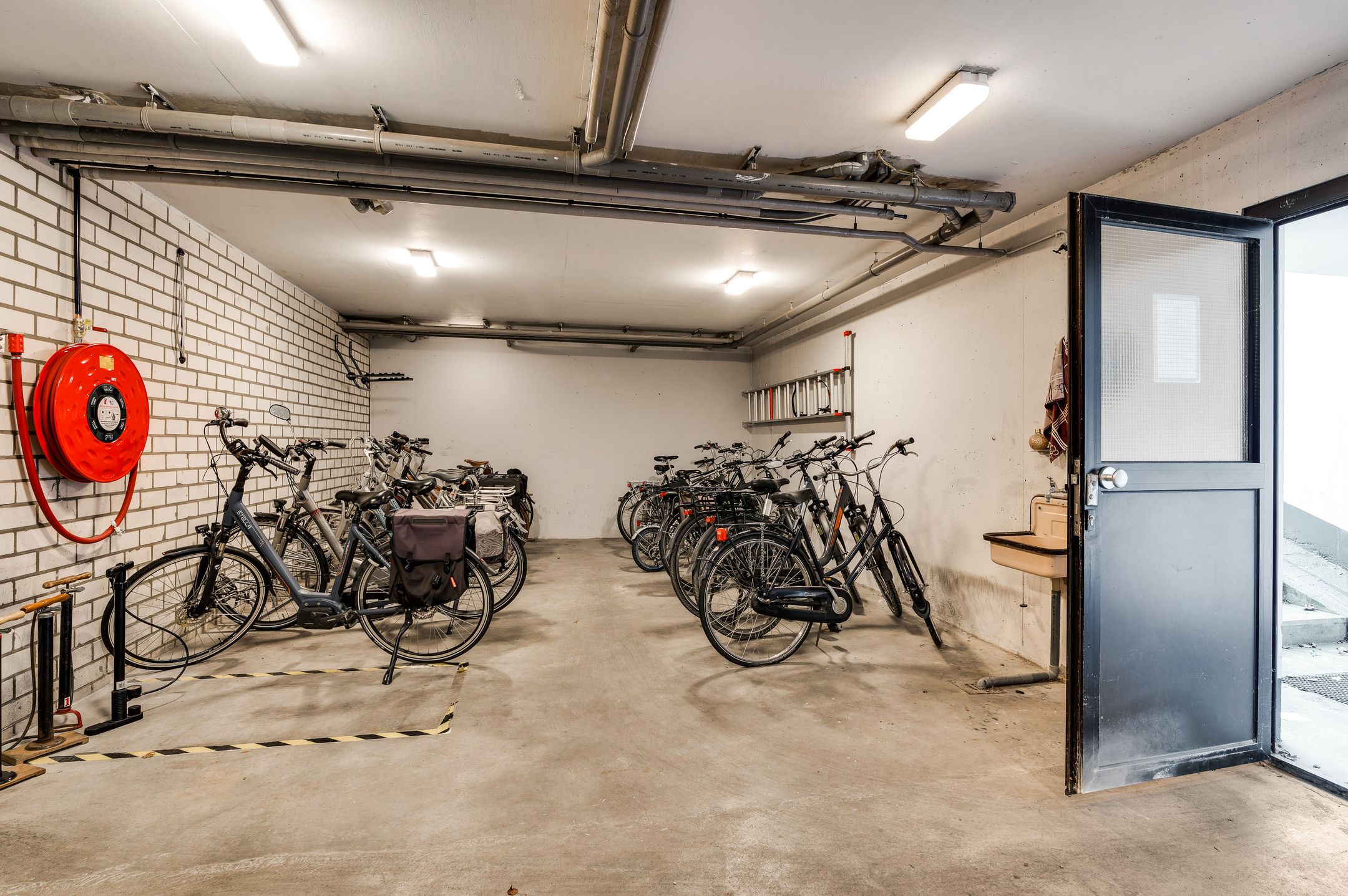 Foto 27 van Parallelweg 26